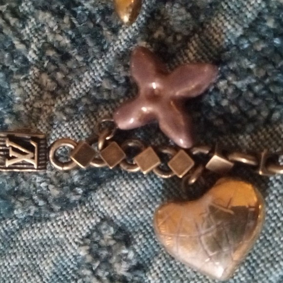 Authentic Louis Vuitton LV monogram antique style vintage pierced charm earrings - Picture 4 of 12